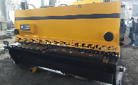 QC11K-10×3200数控闸式剪板机