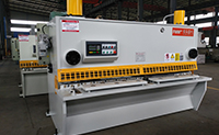 QC11K-8×2500数控闸式剪板机